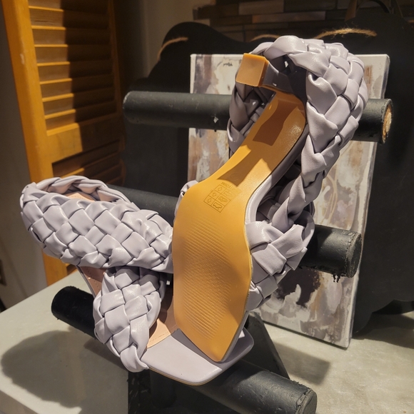 Slingback - Picture 2 of 2